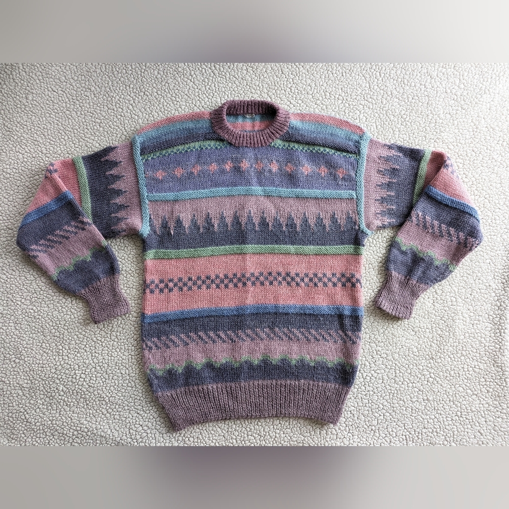 Multicolor Patterned Crew Neck Sweater - Picture 16 of 16